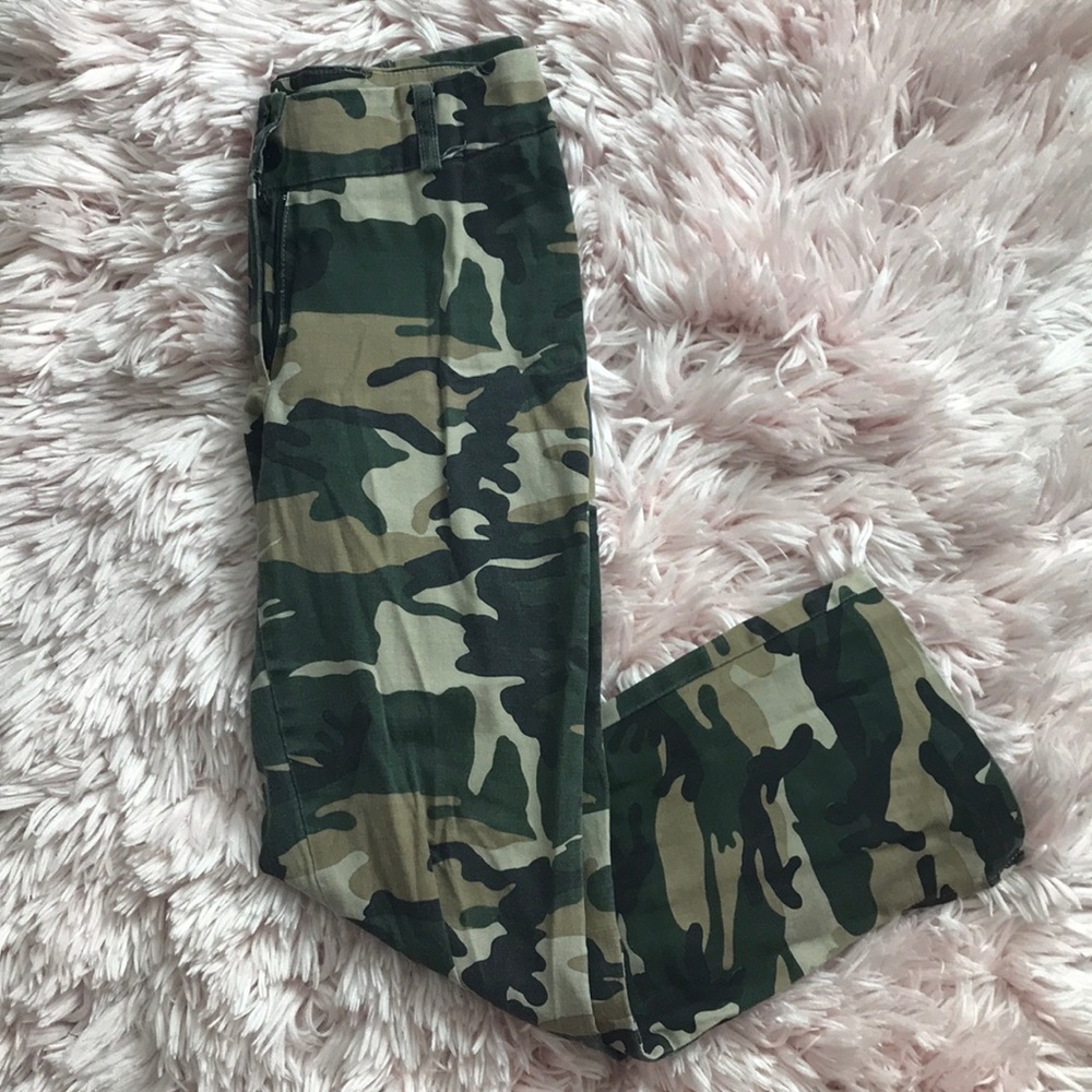 Capri Camo Jeans